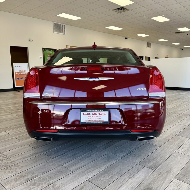 Used 2018 Chrysler 300 Touring L RWD image 8