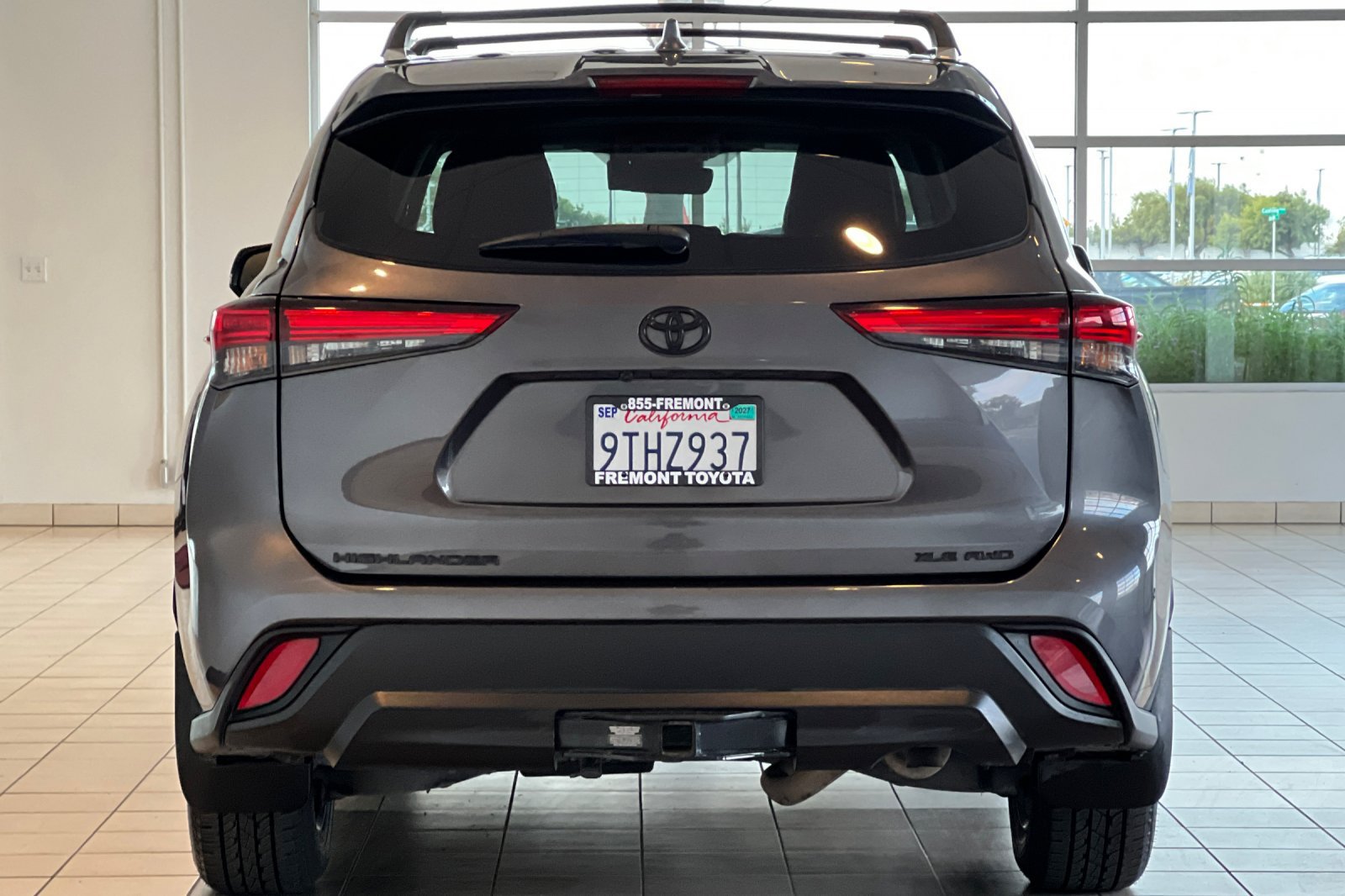 Used 2022 Toyota Highlander XLE AWD/4WD image 5
