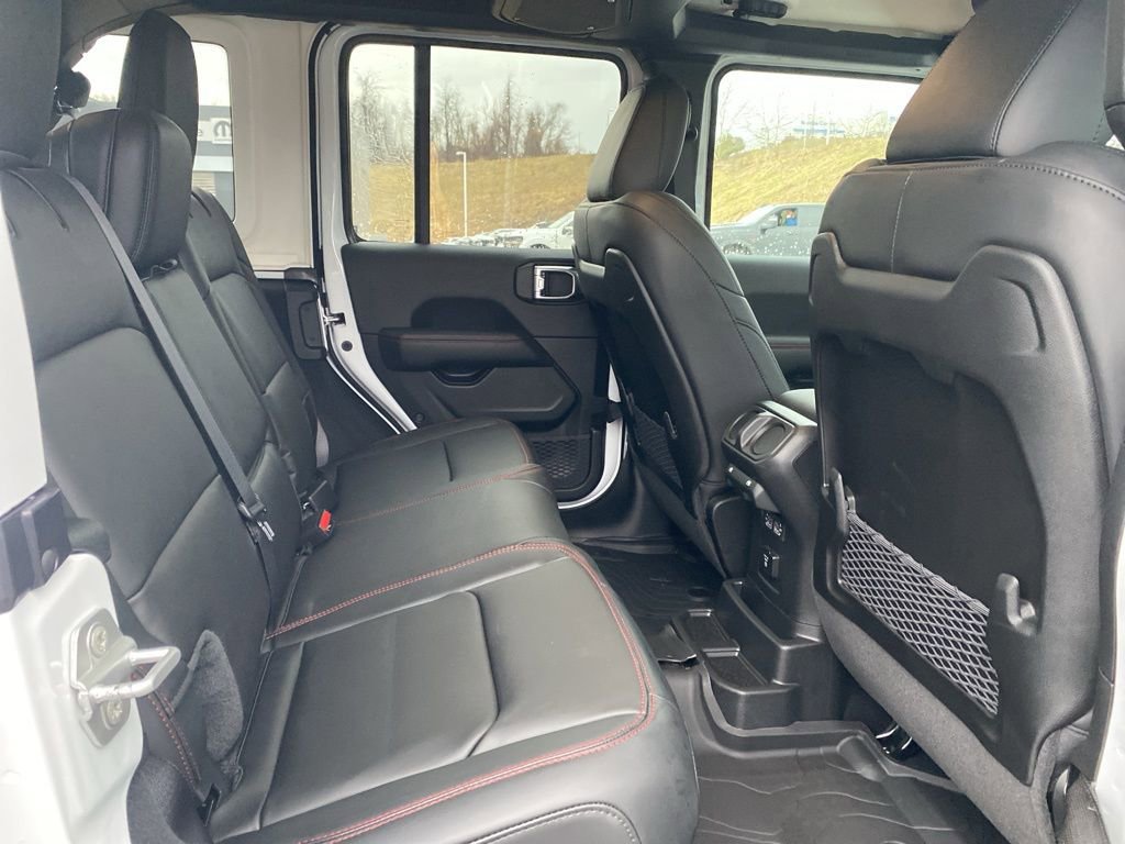 New 2026 Jeep Wrangler Unlimited Rubicon w/ Technology Group image 15