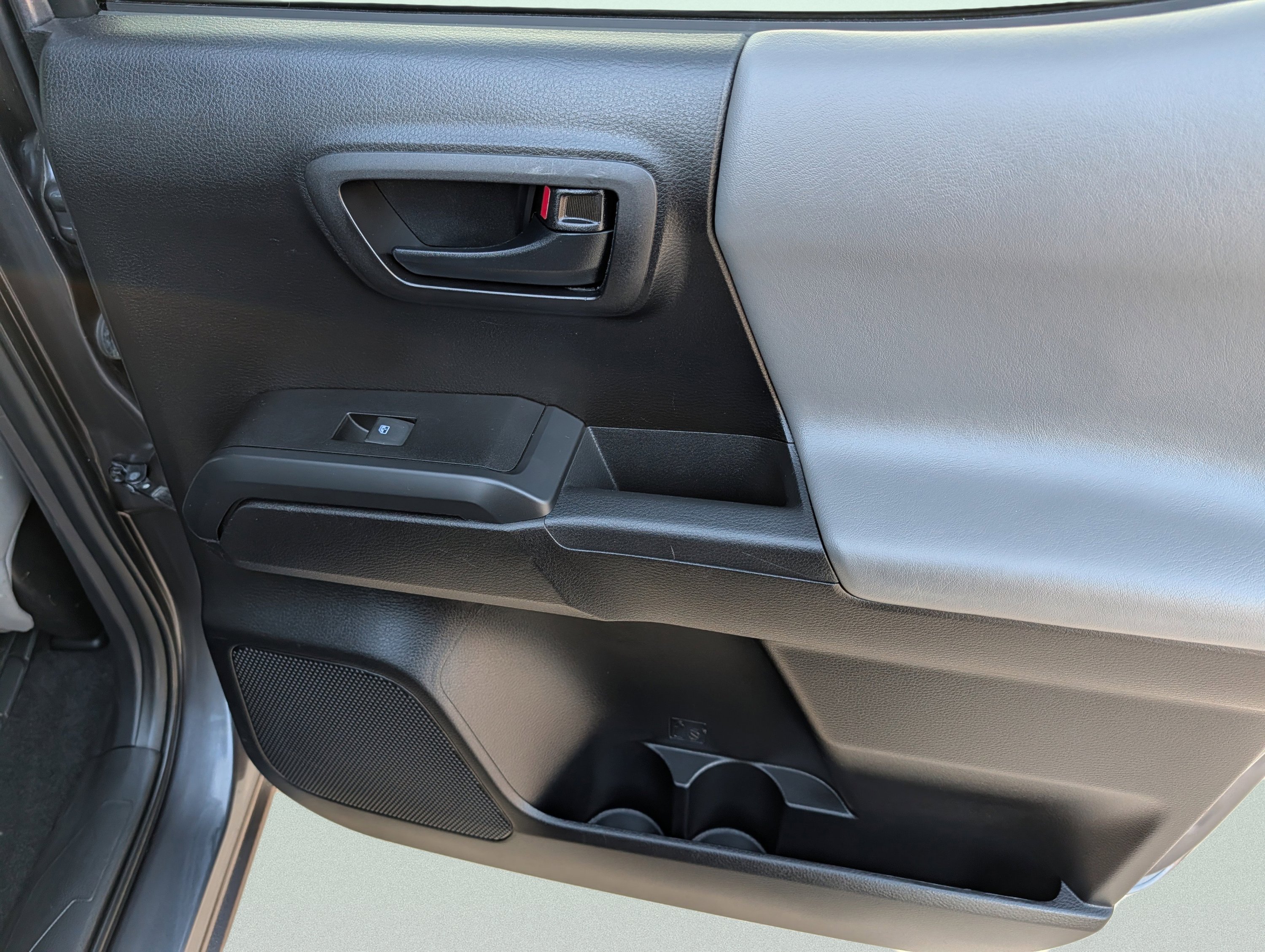 Used 2019 Toyota Tacoma SR w/ SR Convenience Package image 26