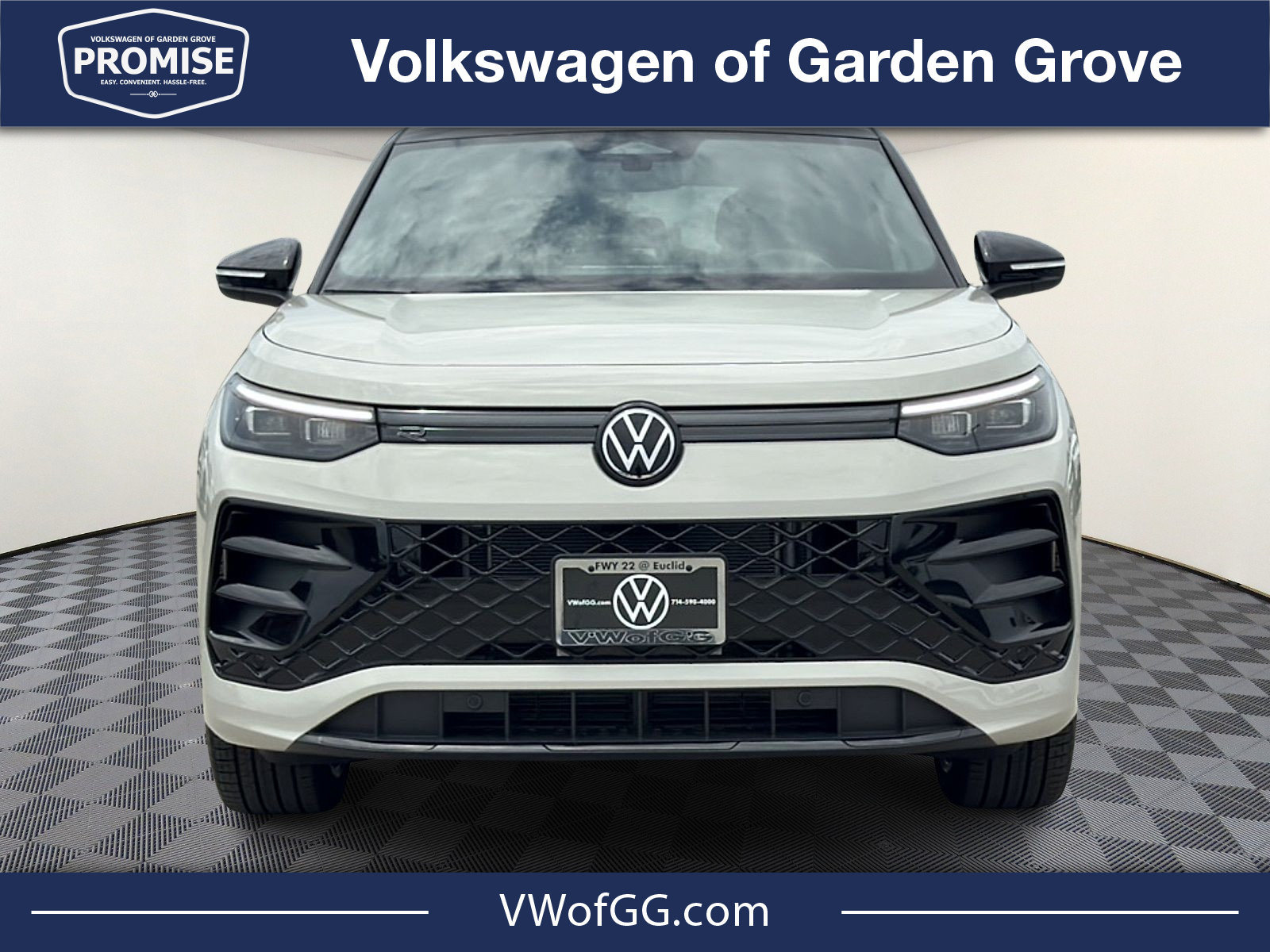 New 2026 Volkswagen Tiguan SE R-Line AWD/4WD image 3