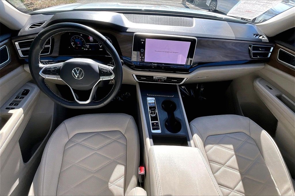 Certified 2024 Volkswagen Atlas SE image 3