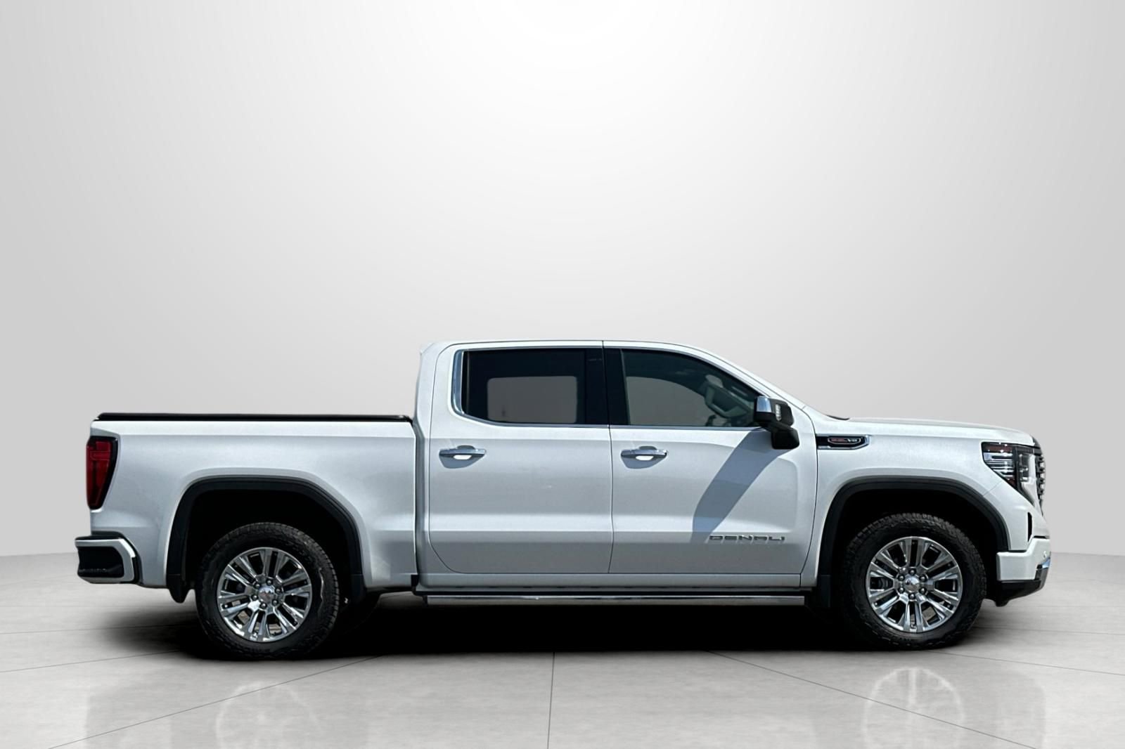 Used 2025 GMC Sierra 1500 Denali w/ Technology Package image 3