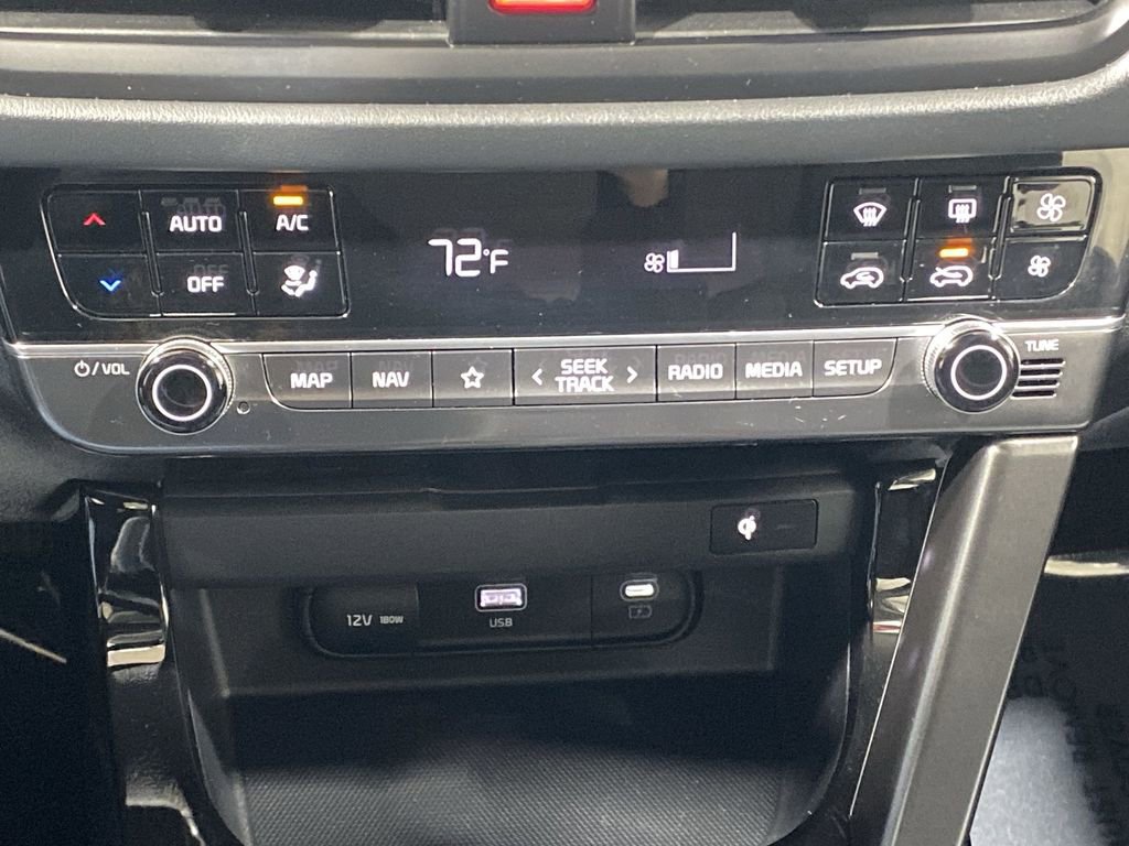 Used 2024 Kia Seltos SX w/ SX Sunroof Package image 17