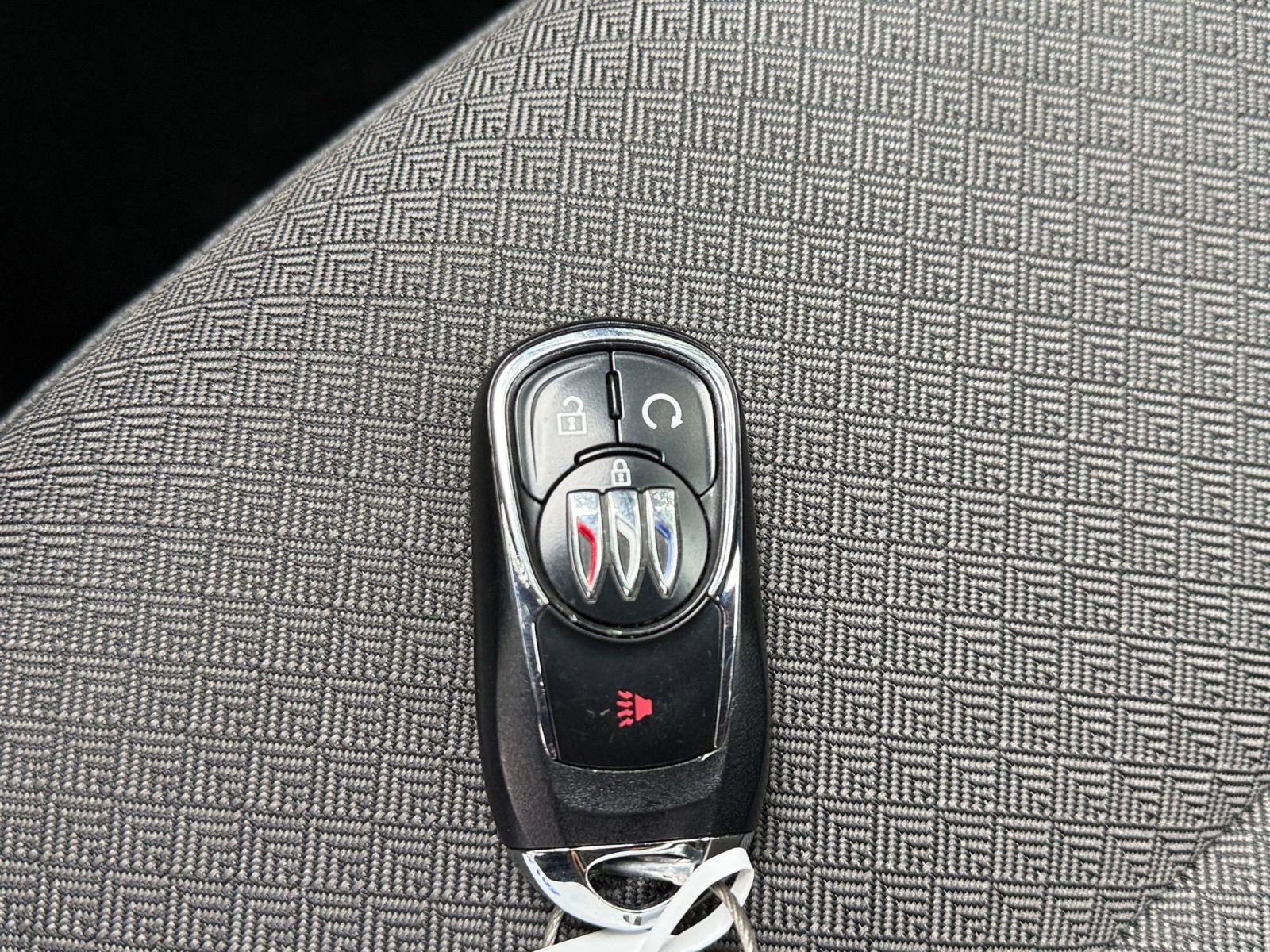 Used 2025 Buick Encore GX Preferred image 18