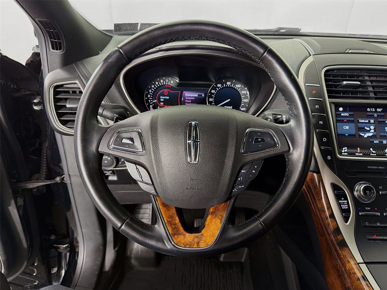 Used 2018 Lincoln MKX Select w/ Select Plus Package image 12