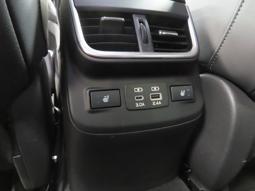 Used 2023 Subaru Outback Touring AWD/4WD image 14