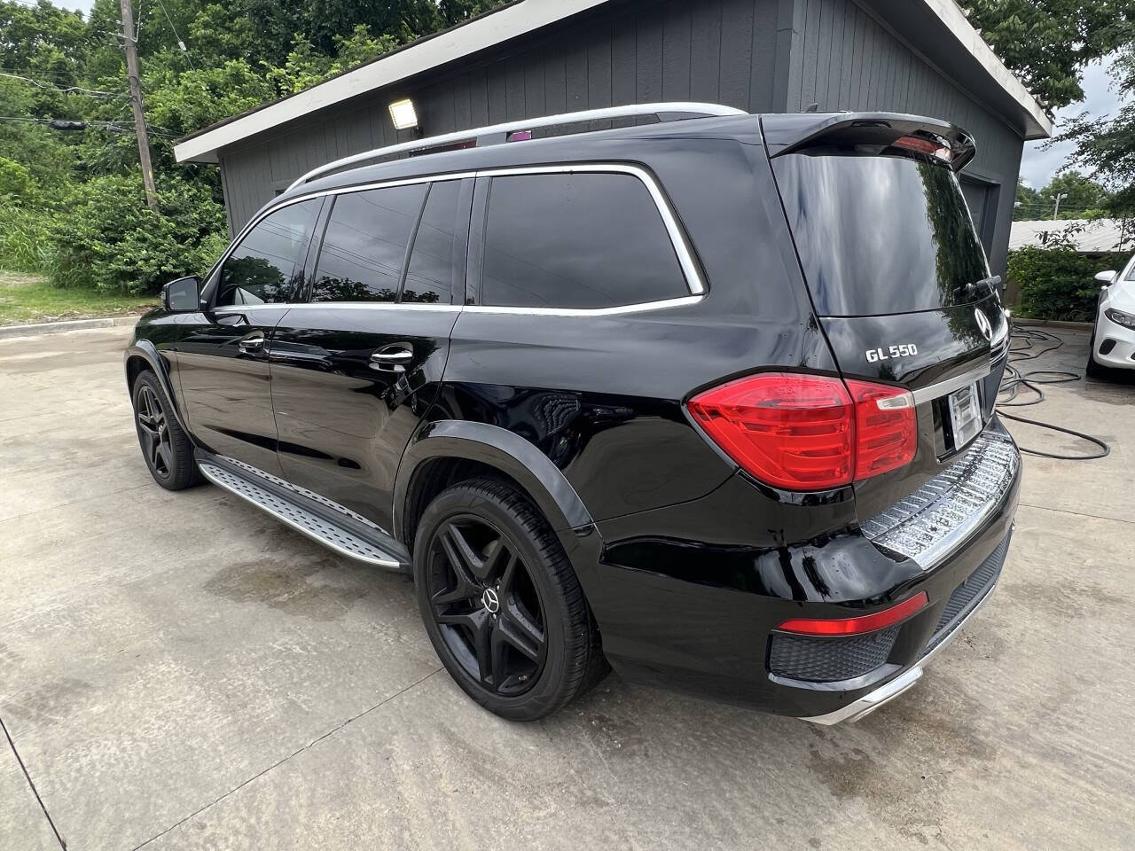 Used 2013 Mercedes-Benz GL 550 4MATIC image 3