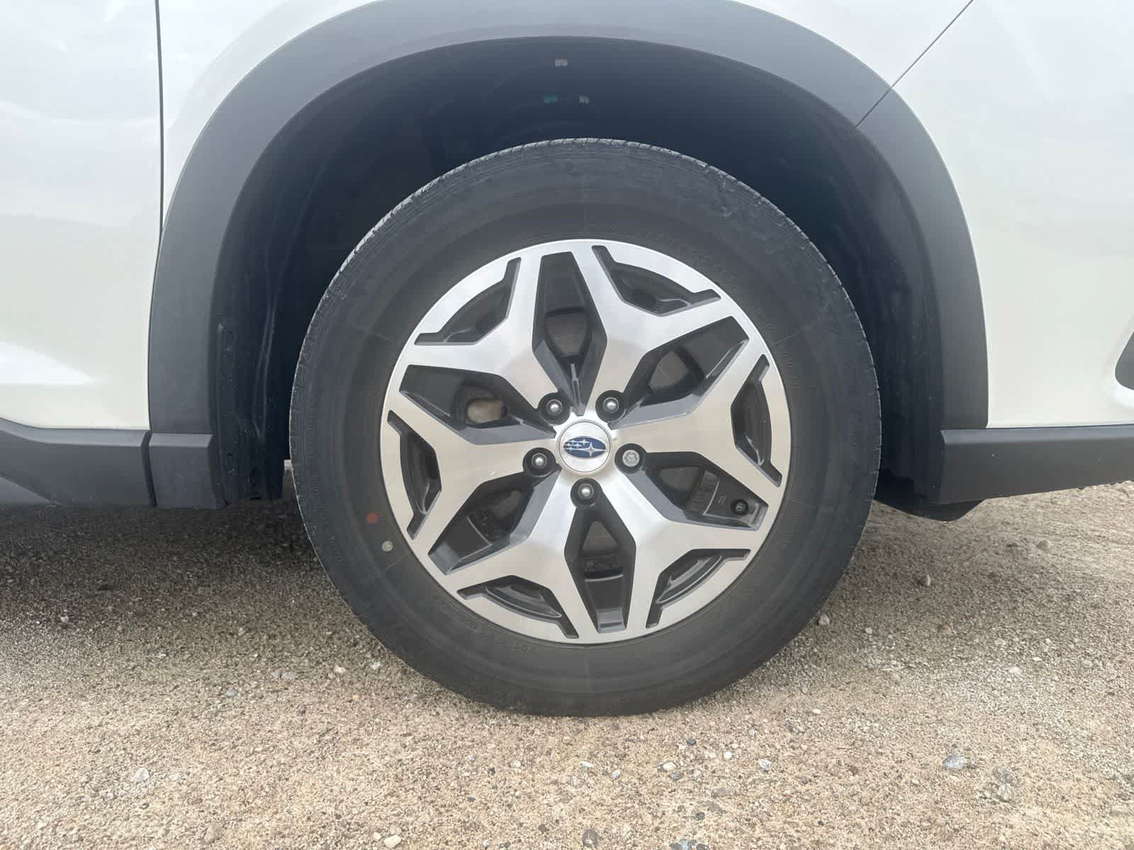 Used 2023 Subaru Forester Premium AWD/4WD image 17