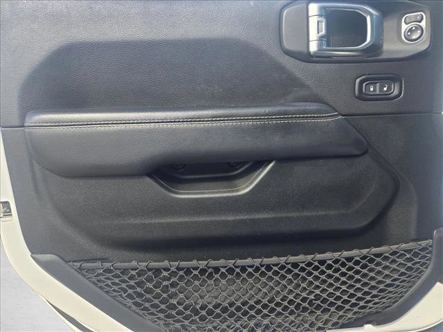 Used 2020 Jeep Gladiator Overland AWD/4WD image 11