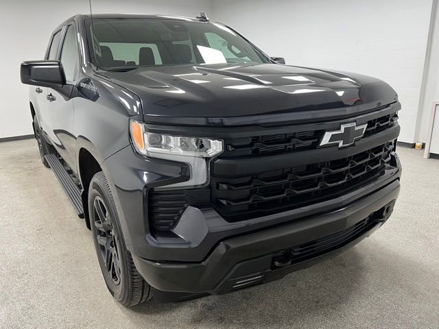 Used 2023 Chevrolet Silverado 1500 RST image 2