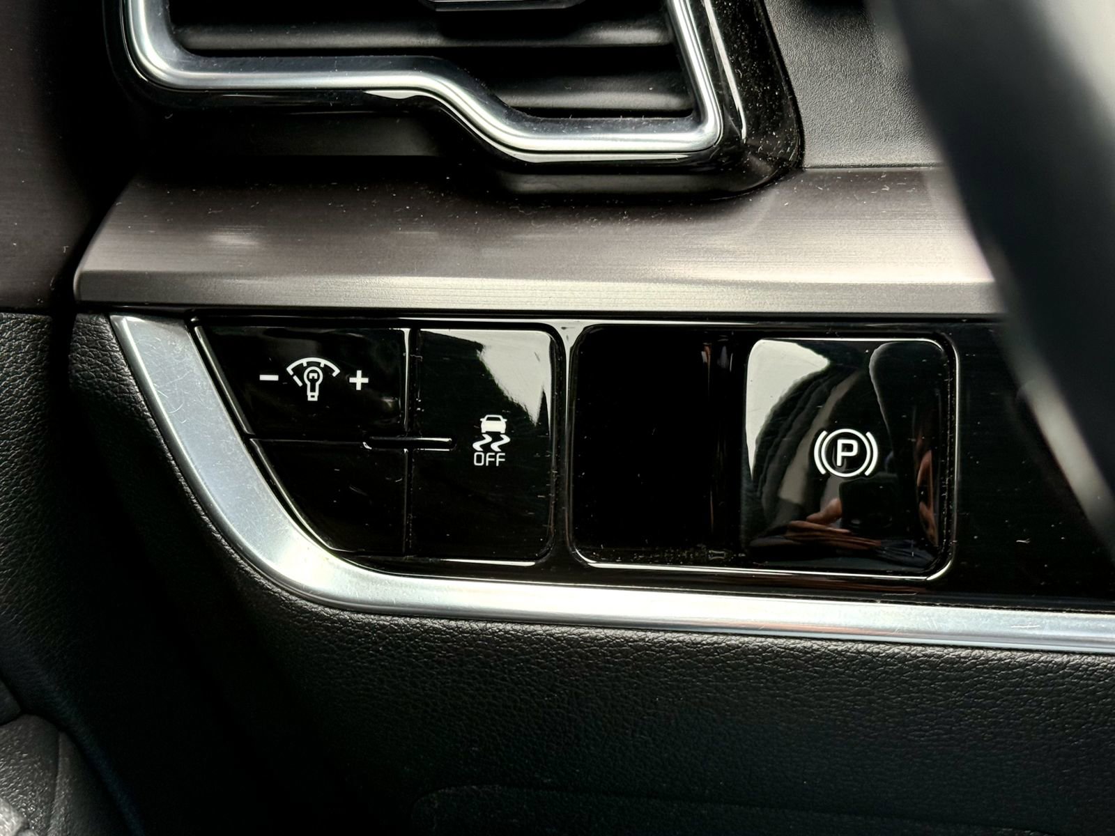 Certified 2023 Kia Sportage EX AWD/4WD image 33