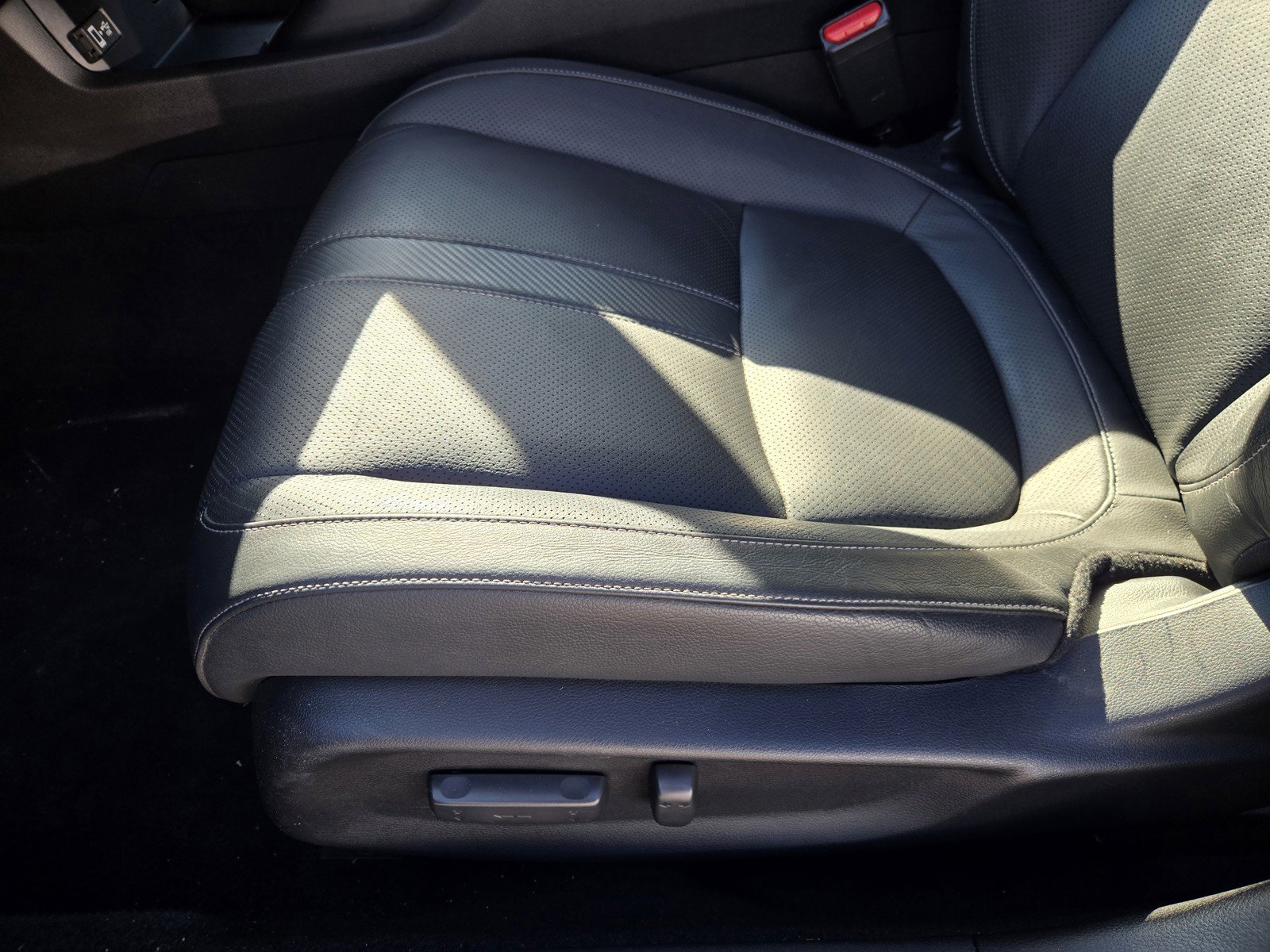 Used 2018 Honda Civic EX-L image 17