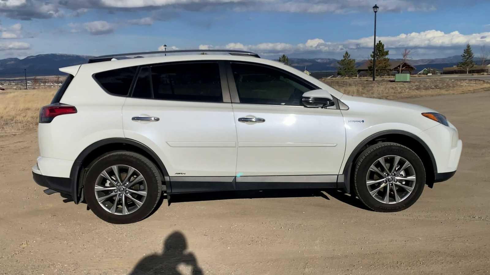 Used 2017 Toyota RAV4 Limited w/ Advanced Technology Package image 9