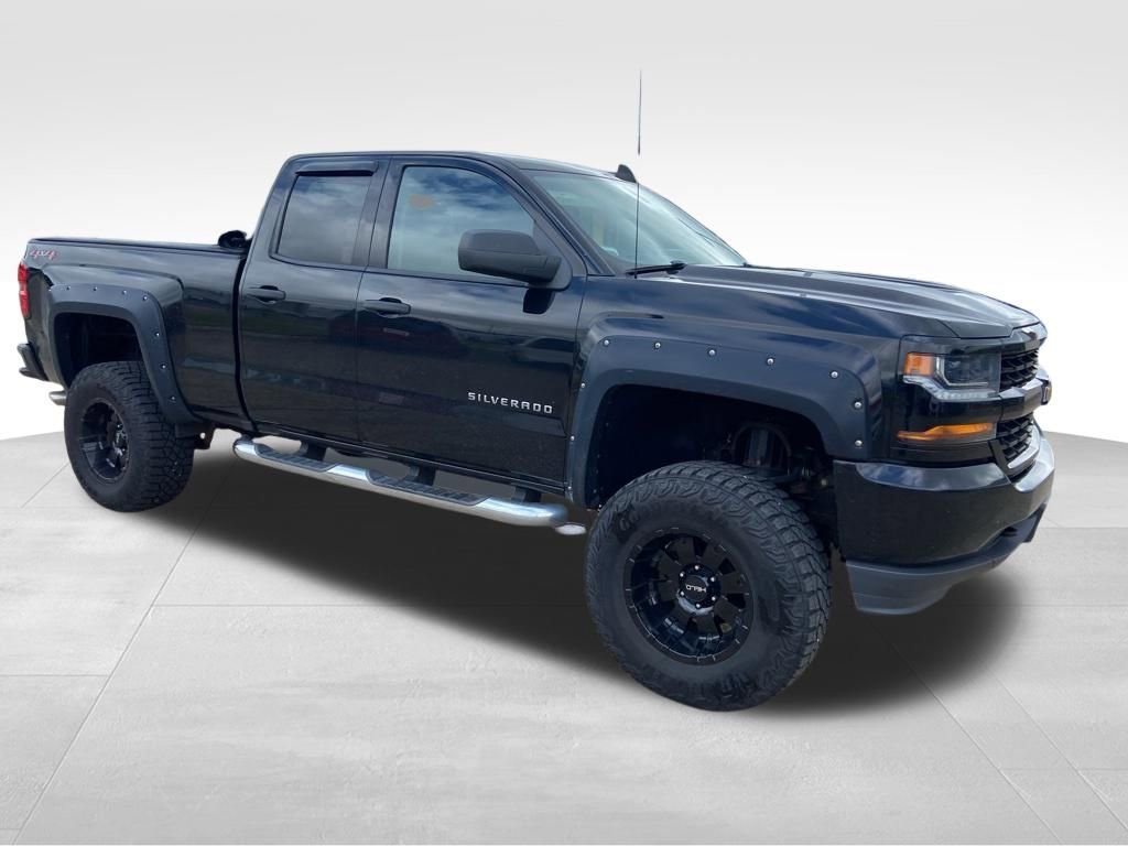 Used 2018 Chevrolet Silverado 1500 Custom w/ Custom Value Package AWD/4WD image 7