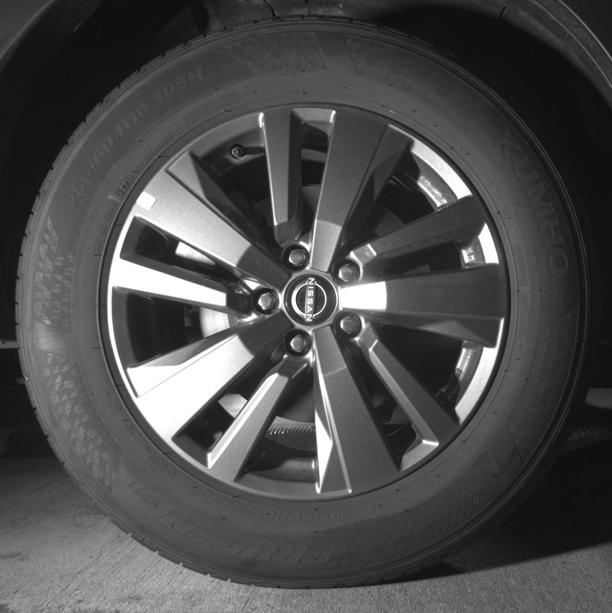 Used 2025 Nissan Pathfinder SV image 15