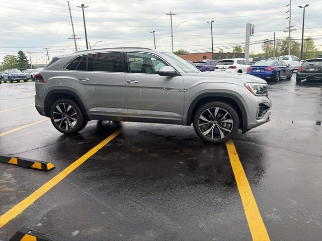 New 2026 Volkswagen Atlas Cross Sport SEL Premium R-Line AWD/4WD image 6