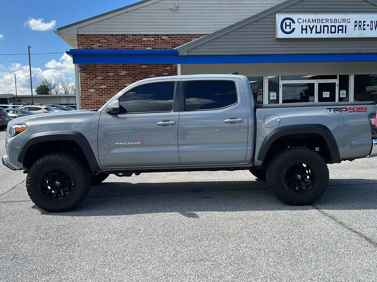 Used 2021 Toyota Tacoma TRD Off-Road AWD/4WD image 2