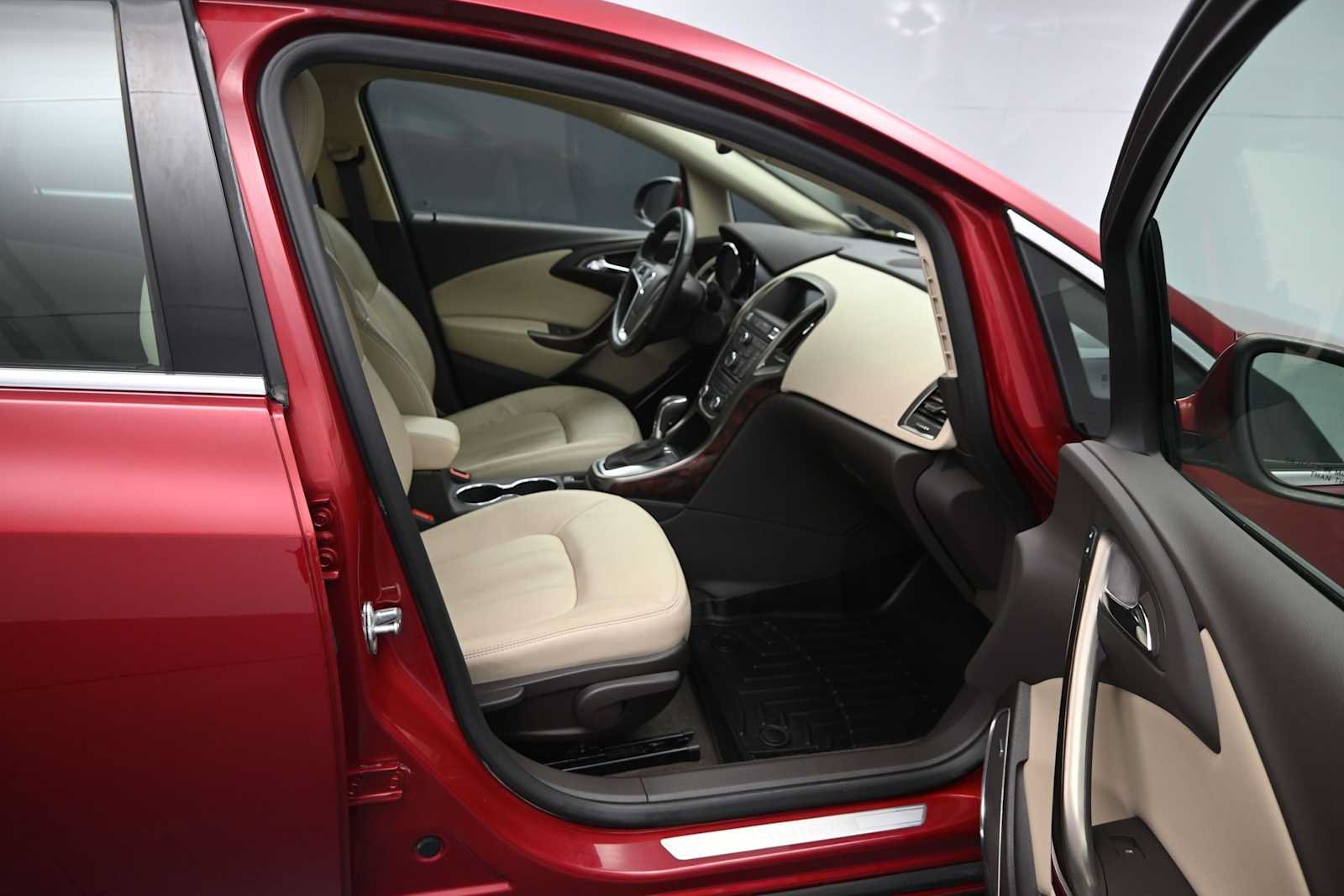 Used 2014 Buick Verano Leather FWD image 23