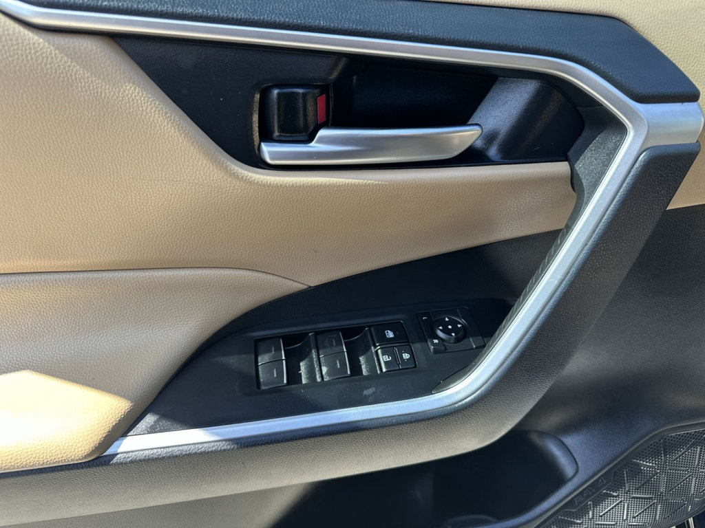 Used 2025 Toyota RAV4 XLE Premium FWD image 21