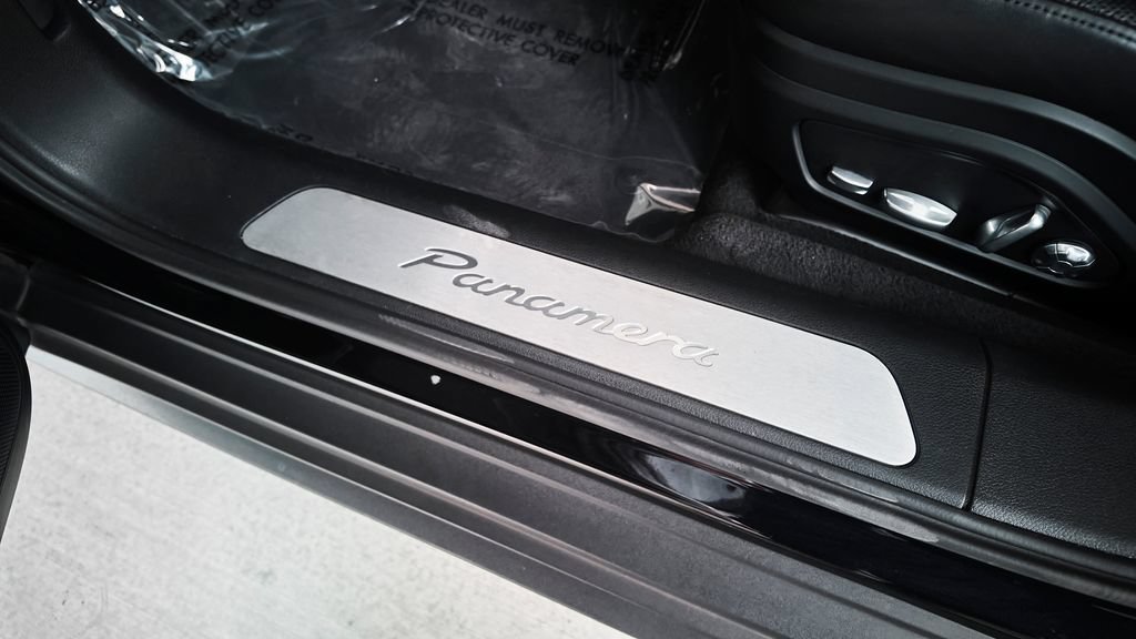 Used 2020 Porsche Panamera 4 AWD/4WD image 18