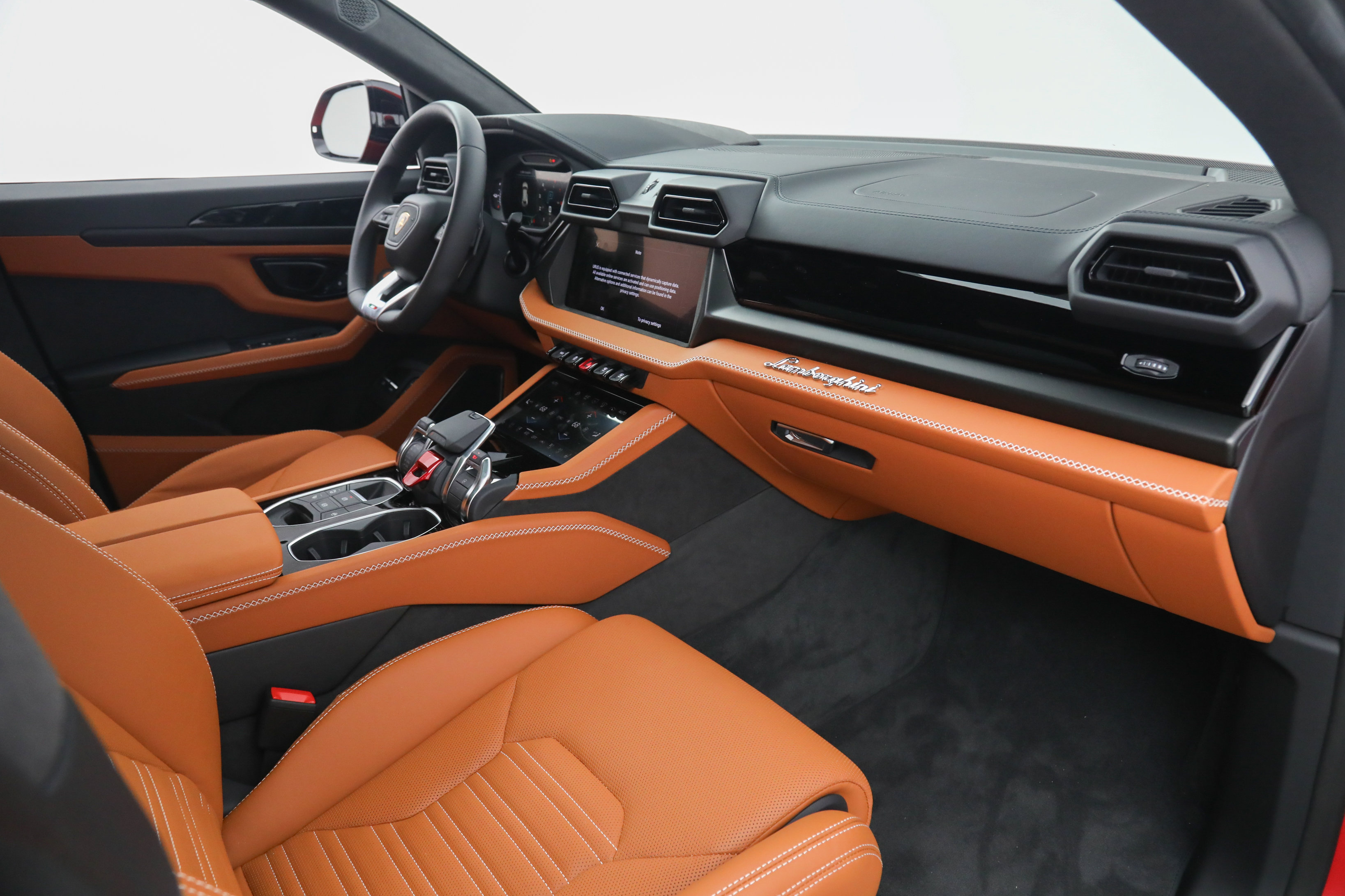 Used 2025 Lamborghini Urus SE AWD/4WD image 15