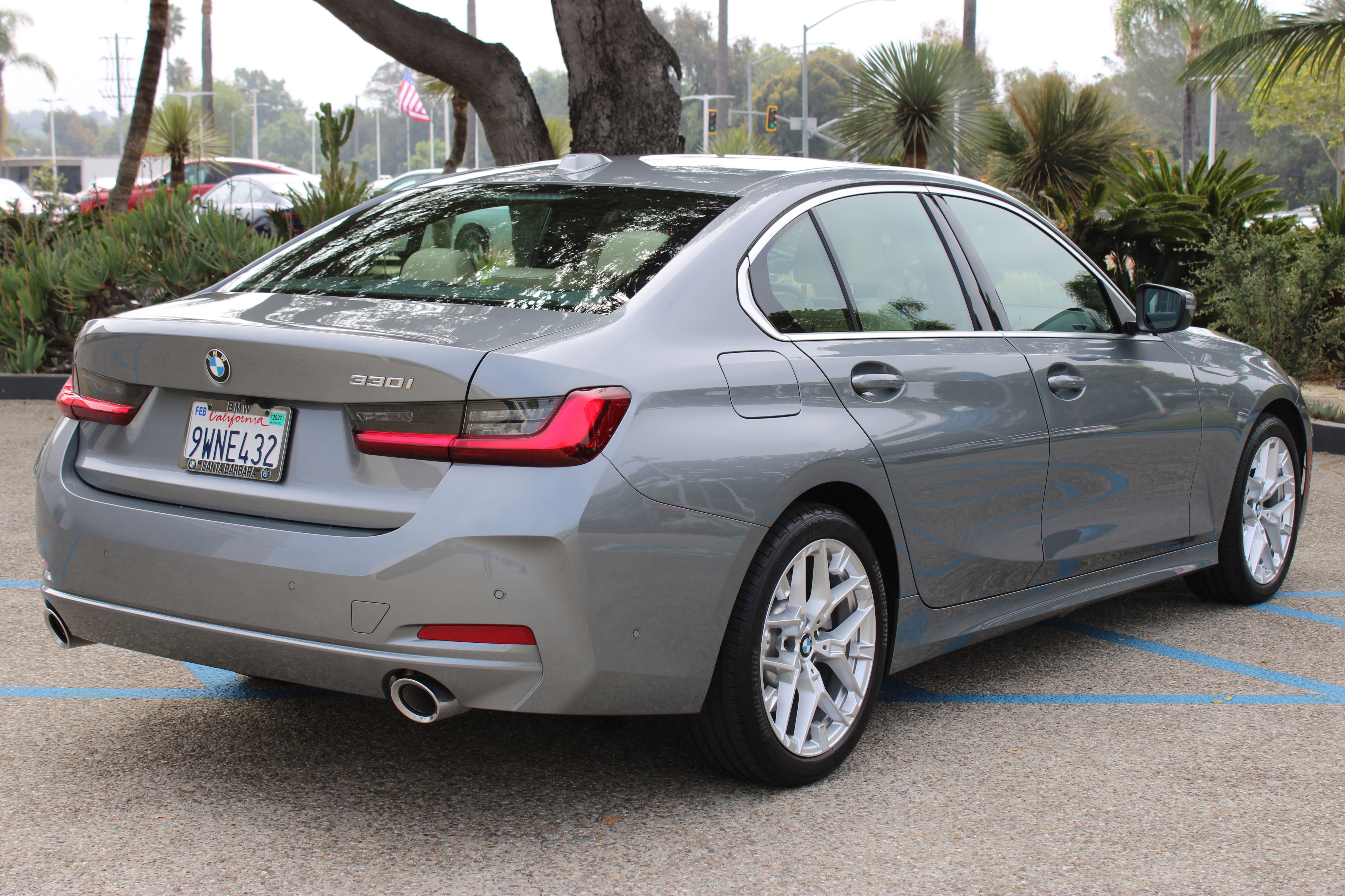 Used 2025 BMW 330i Sedan w/ Convenience Package image 6