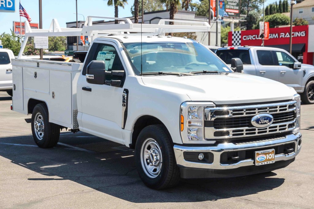 New 2025 Ford F350 XL w/ XL Chrome Package RWD image 3