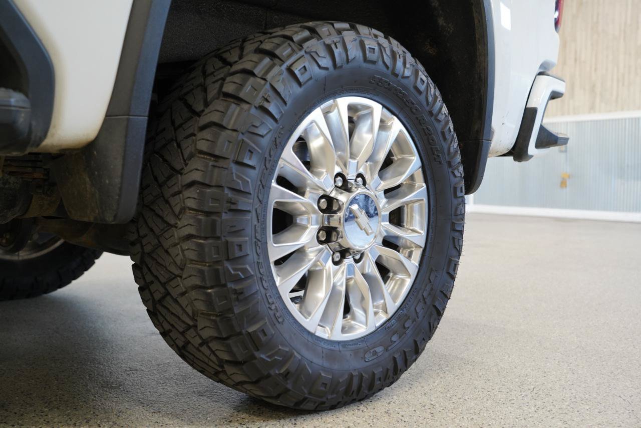 Used 2020 Chevrolet Silverado 2500 High Country w/ Z71 Off-Road Package AWD/4WD image 41
