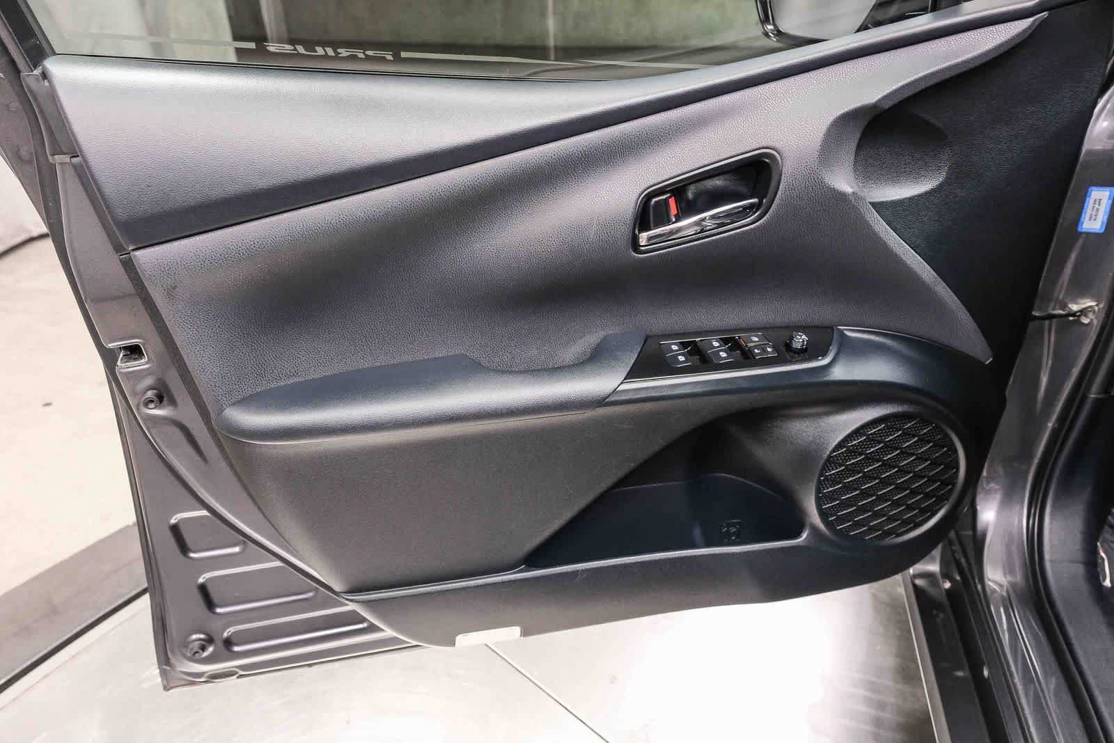 Used 2017 Toyota Prius Four w/ Advanced Technology Package FWD image 24
