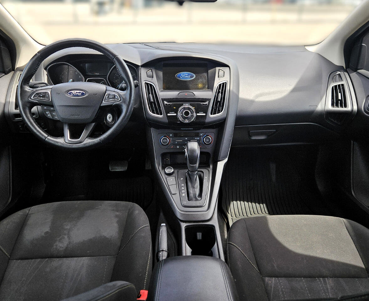 Used 2017 Ford Focus SEL w/ Cold Weather Package image 14