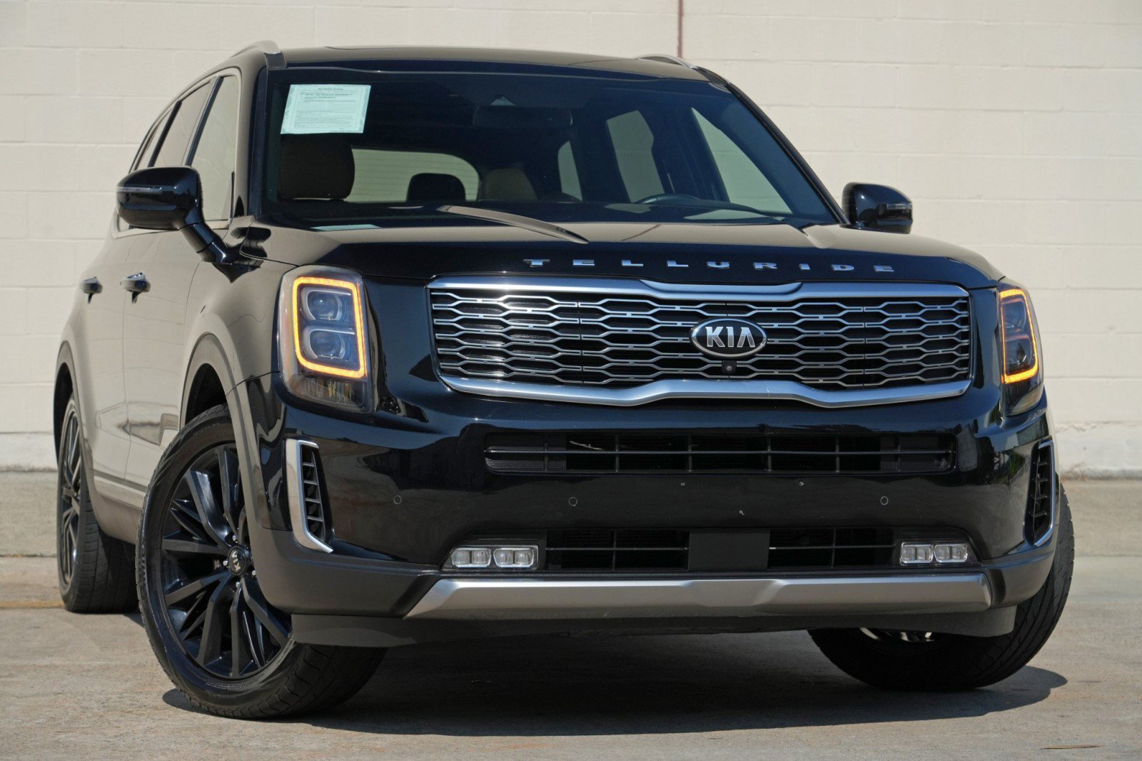 Used 2020 Kia Telluride SX w/ Towing Package FWD image 2