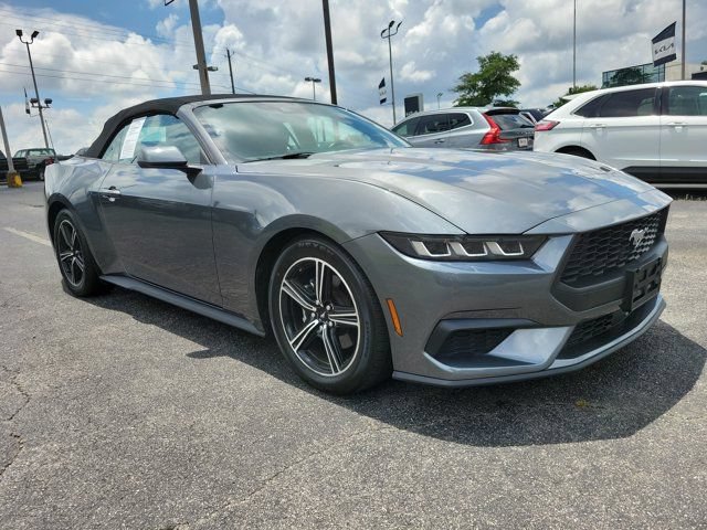 Used 2025 Ford Mustang Premium RWD image 7