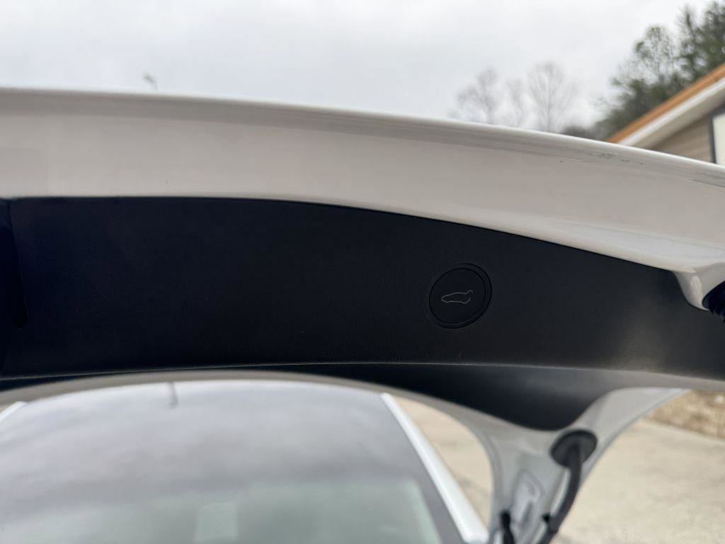 Used 2023 Tesla Model 3 Standard Range image 24