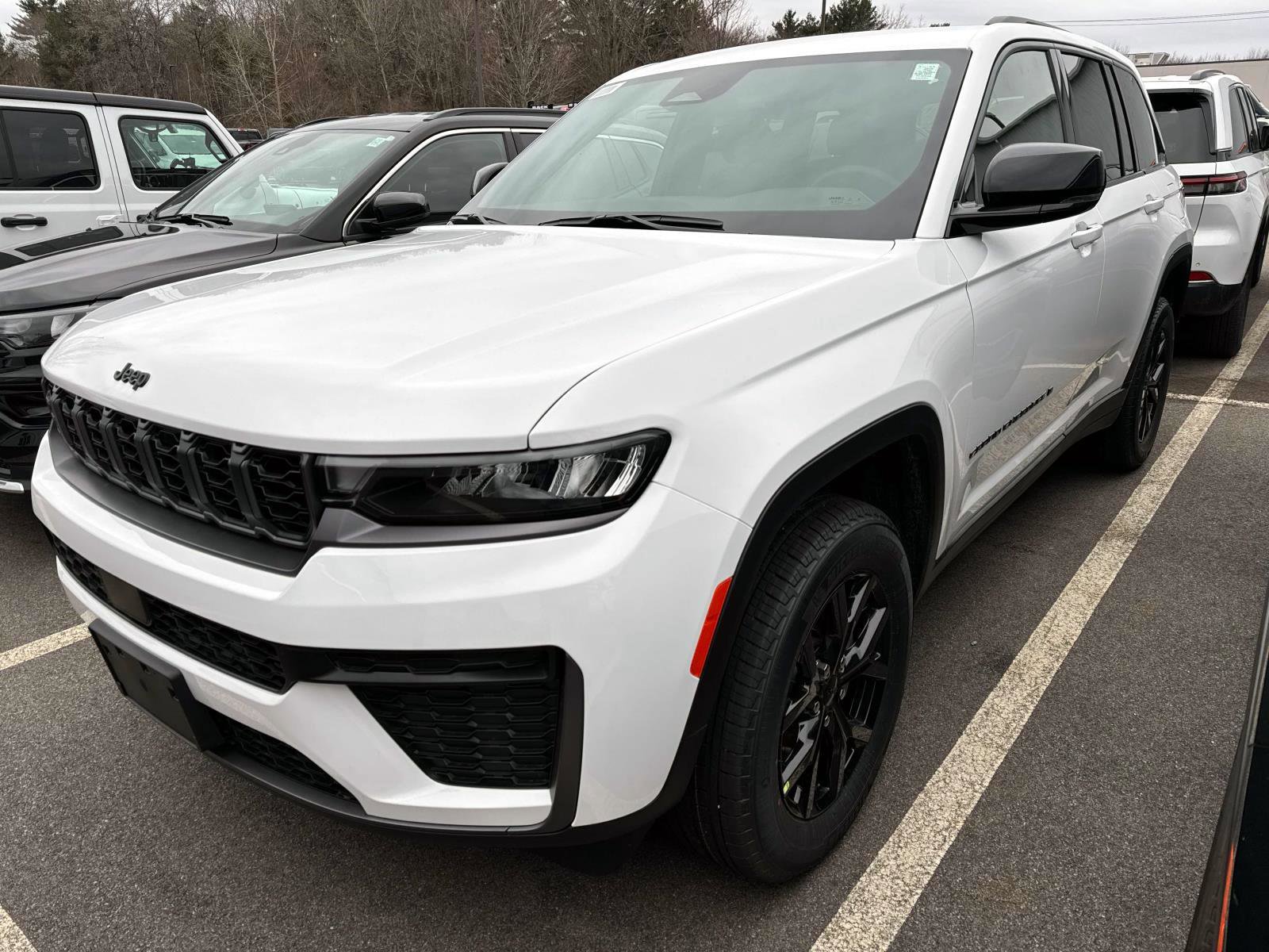New 2026 Jeep Grand Cherokee Altitude image 4
