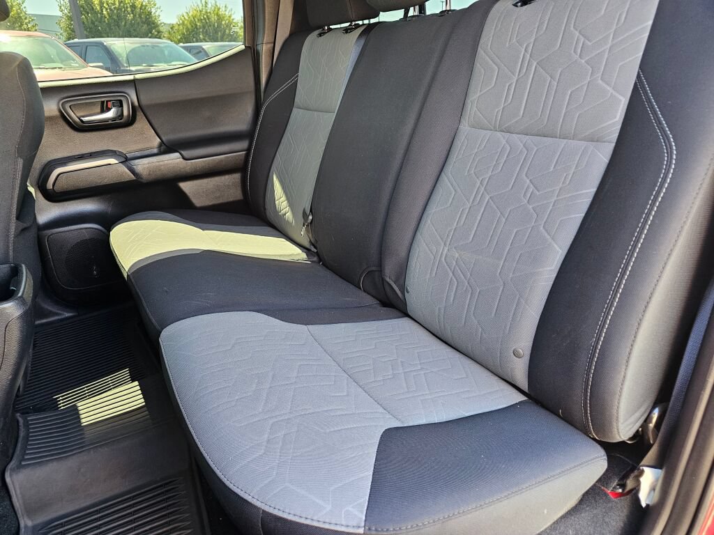 Used 2020 Toyota Tacoma TRD Sport w/ Technology Package AWD/4WD image 17