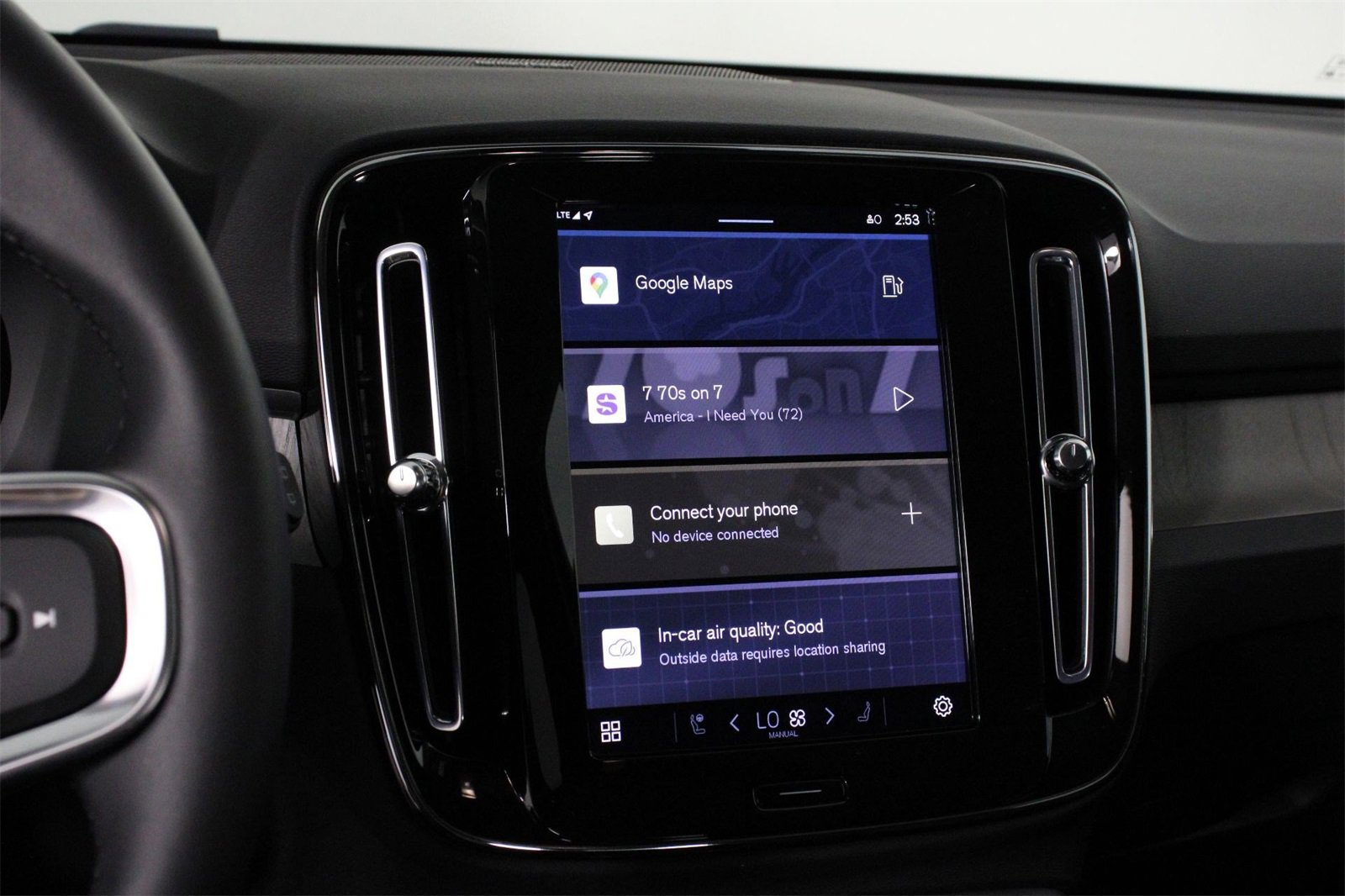 New 2025 Volvo XC40 B5 Plus w/ Climate Package image 5