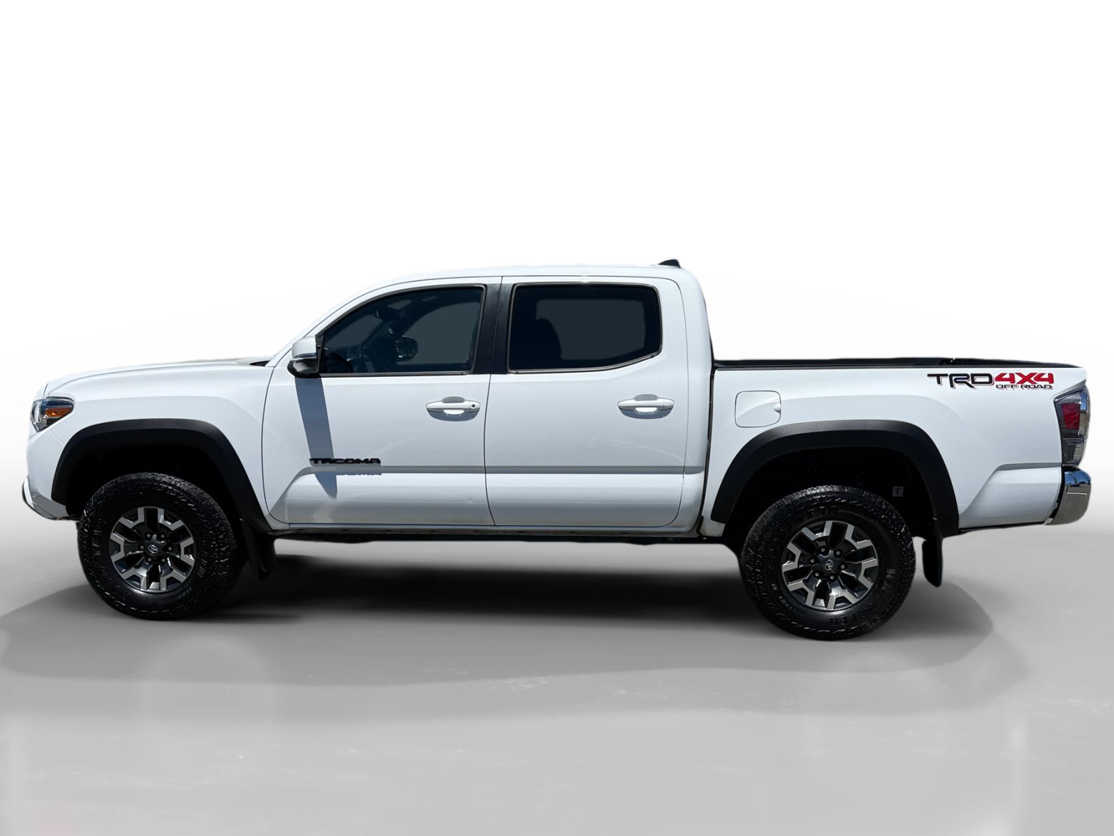 Used 2023 Toyota Tacoma TRD Off-Road w/ Black Out Package (TMS) AWD/4WD image 2