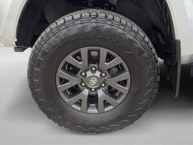 Used 2022 Toyota Tacoma SR5 AWD/4WD image 22