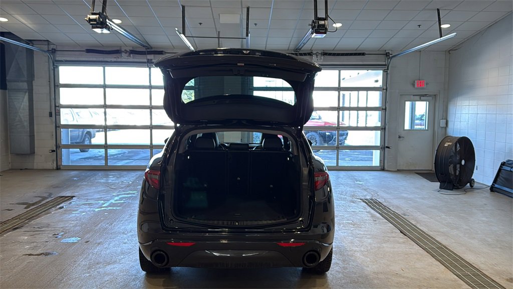 Used 2020 Alfa Romeo Stelvio Ti w/ Nero Edizione image 16