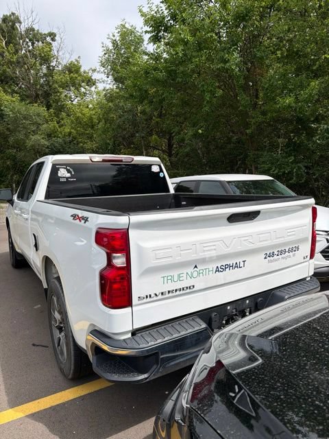 Used 2022 Chevrolet Silverado 1500 LT AWD/4WD image 4