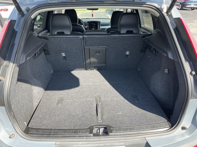 Used 2021 Volvo XC40 T5 Momentum AWD/4WD image 23
