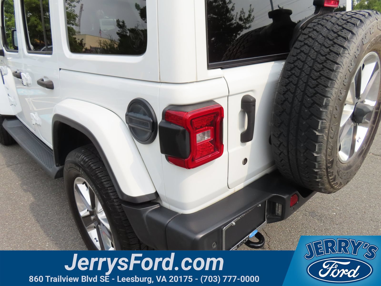 Used 2020 Jeep Wrangler Unlimited Sahara AWD/4WD image 11