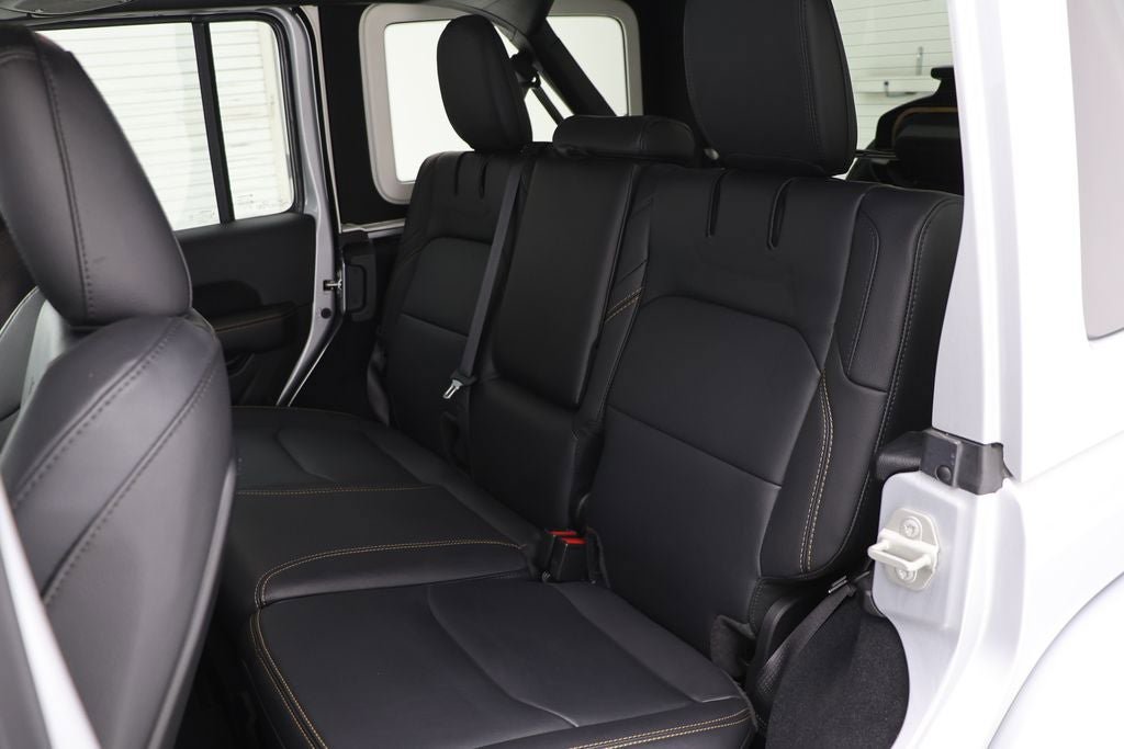 Used 2024 Jeep Wrangler Unlimited Sahara image 12