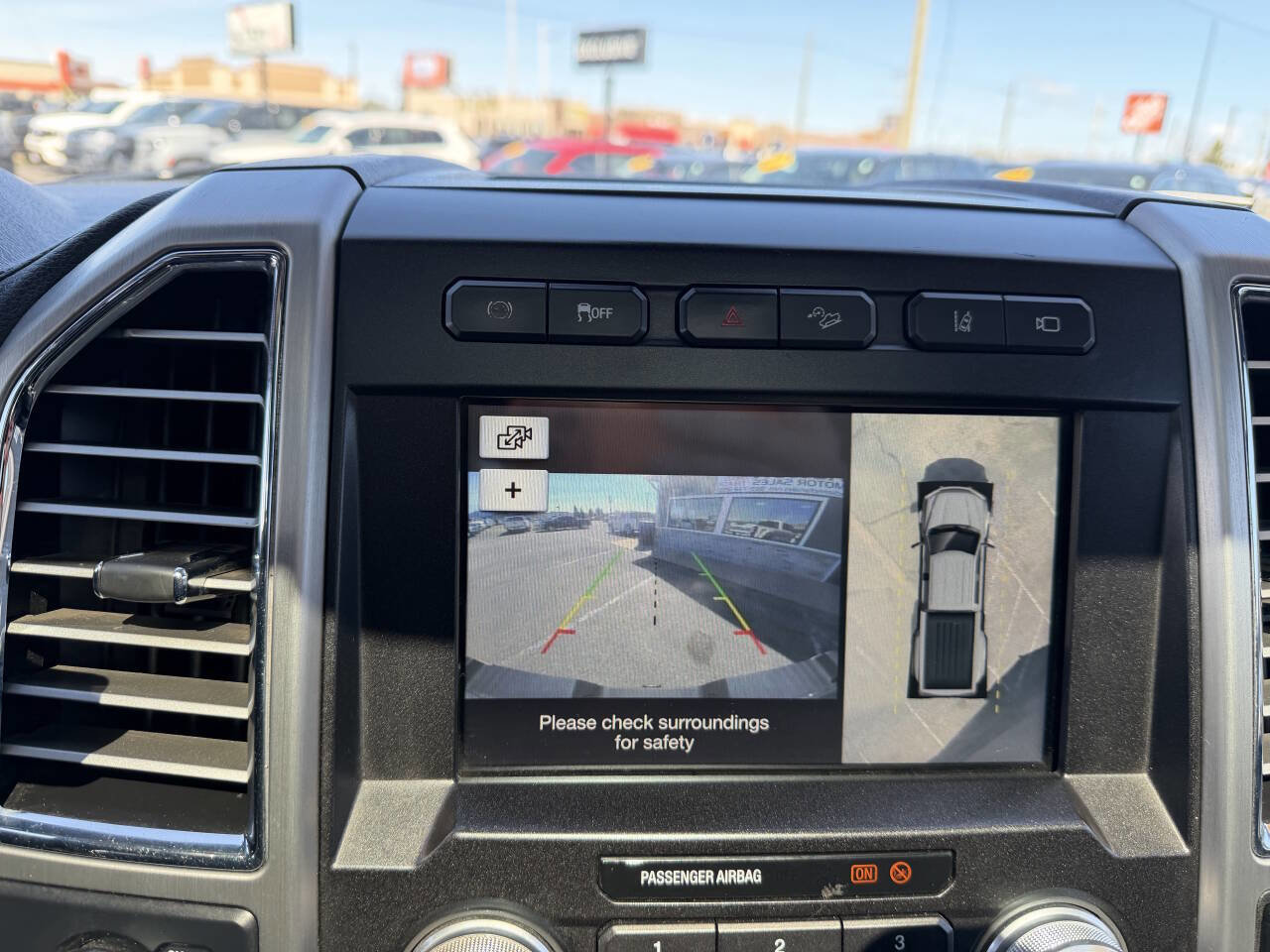 Used 2017 Ford F450 Platinum w/ Platinum Ultimate Package AWD/4WD image 27