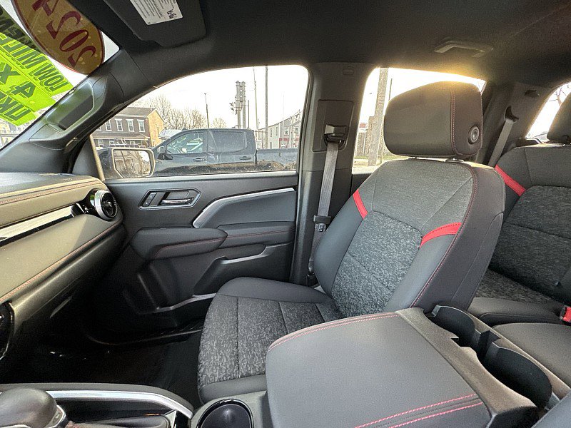 Certified 2024 Chevrolet Colorado Z71 w/ LPO, Dark Essentials Package image 22