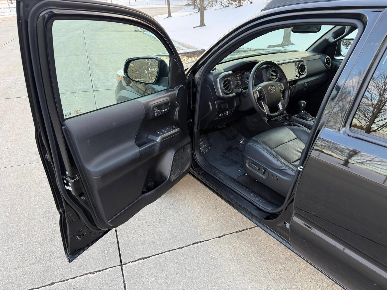 Used 2021 Toyota Tacoma TRD Off-Road w/ TRD Premium Off Road Package image 22