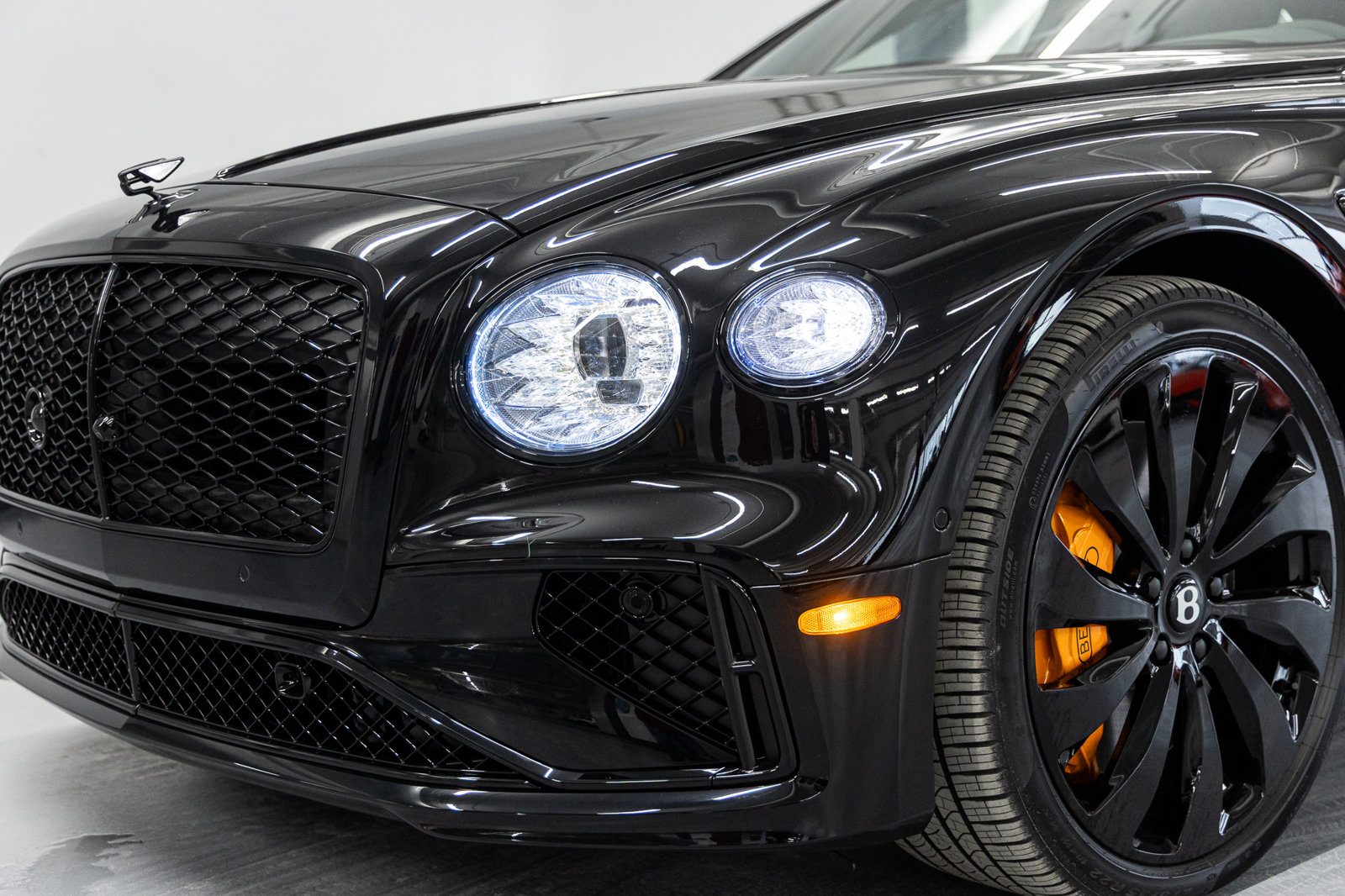 New 2025 Bentley Flying Spur Plug-In Hybrid image 12