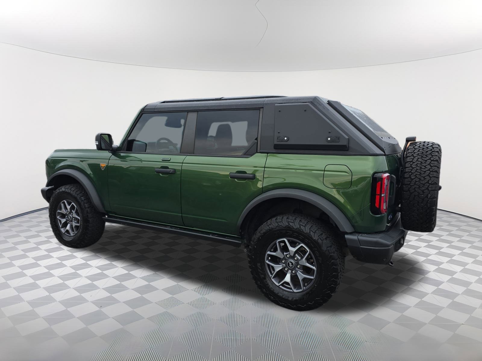 Used 2023 Ford Bronco Badlands image 6