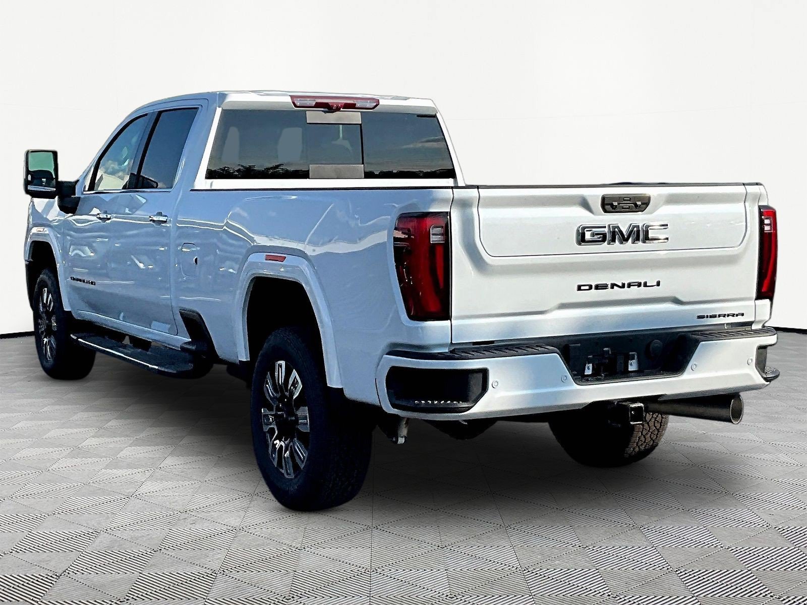New 2026 GMC Sierra 3500 Denali w/ Denali Reserve Package AWD/4WD image 4